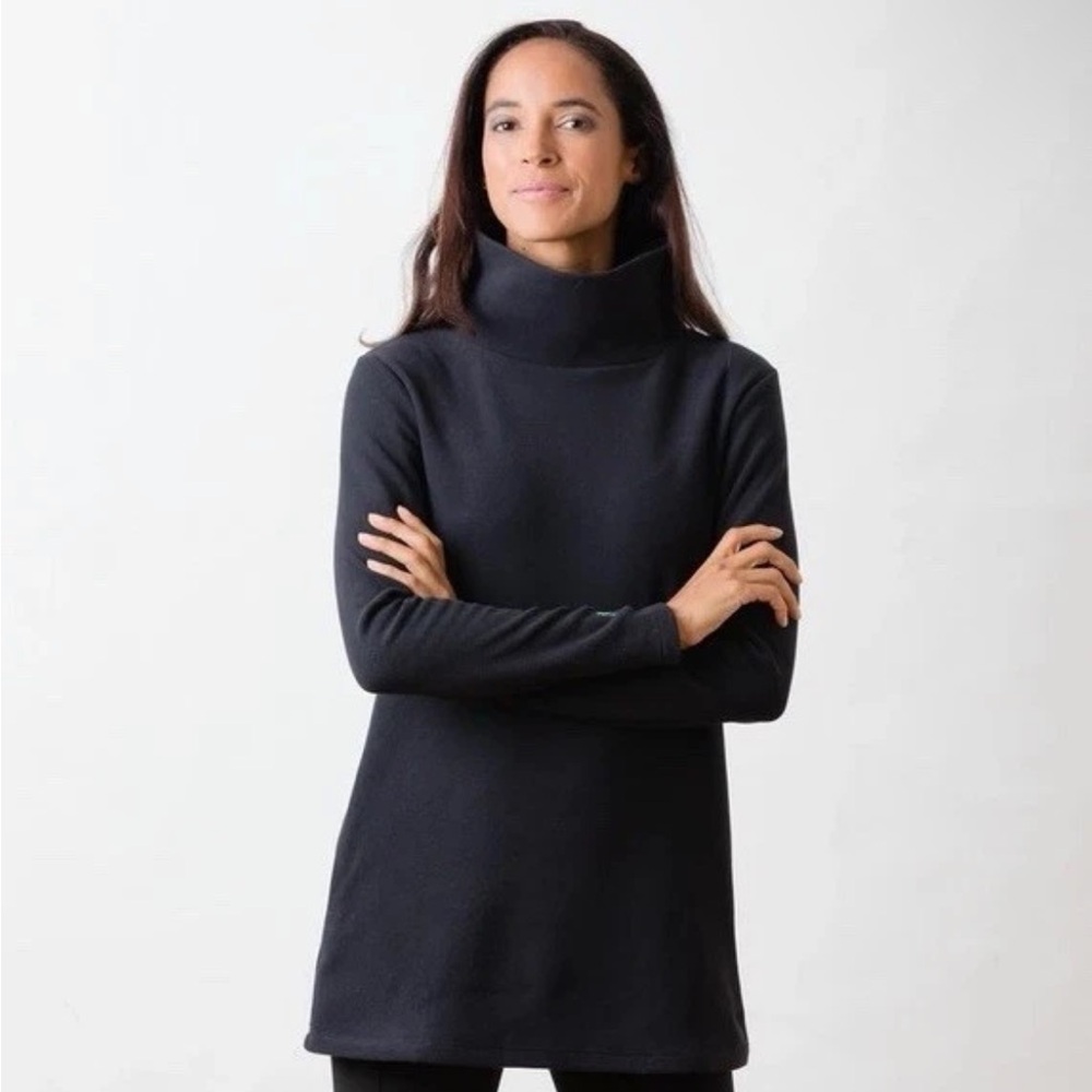 Dudley Stephens Cobble Hill Classic Black Turtleneck Sweatshirt